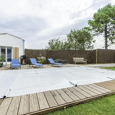 Maison Familiale Avec Piscine Chauffee Et Terrasse A - Fr-1-835-20 Villa La Flotte