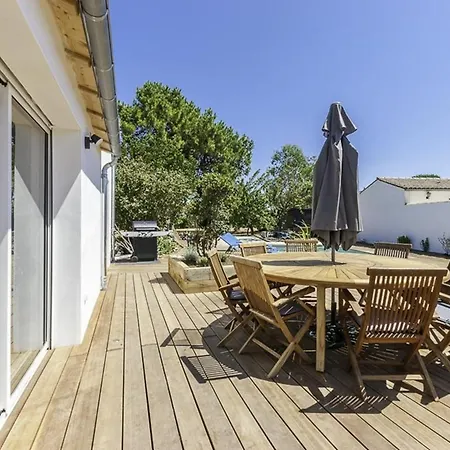 Maison Familiale Avec Piscine Chauffee Et Terrasse A - Fr-1-835-20 * La Flotte