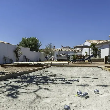 Maison Familiale Avec Piscine Chauffee Et Terrasse A - Fr-1-835-20 Villa