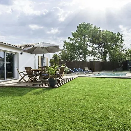 Villa Maison Familiale Avec Piscine Chauffee Et Terrasse A - Fr-1-835-20