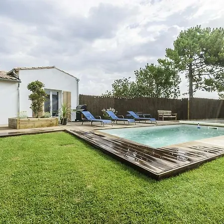 Maison Familiale Avec Piscine Chauffee Et Terrasse A - Fr-1-835-20 *